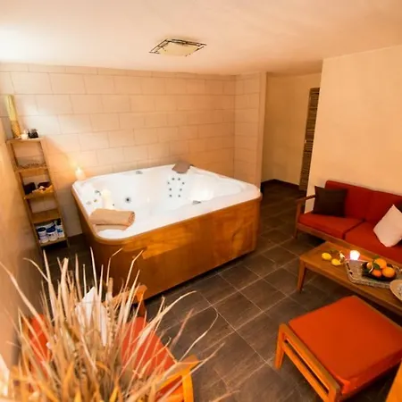 Διαμέρισμα In With Terrace, Air Condition, Wifi, Washing Machine Bibinje