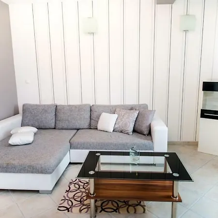 In With Terrace, Air Condition, Wifi, Washing Machine * Bibinje