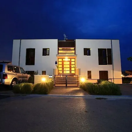 In With Terrace, Air Condition, Wifi, Washing Machine * Bibinje