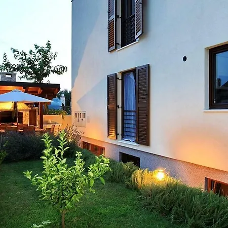 In With Terrace, Air Condition, Wifi, Washing Machine *